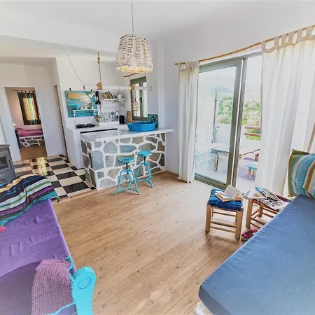 Feriehus Saveriako, Paradise For Relaxed Free Spirits Agia Pelagia